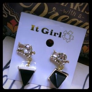 It Girl Black Pyramid Pendulum Earing in Gold